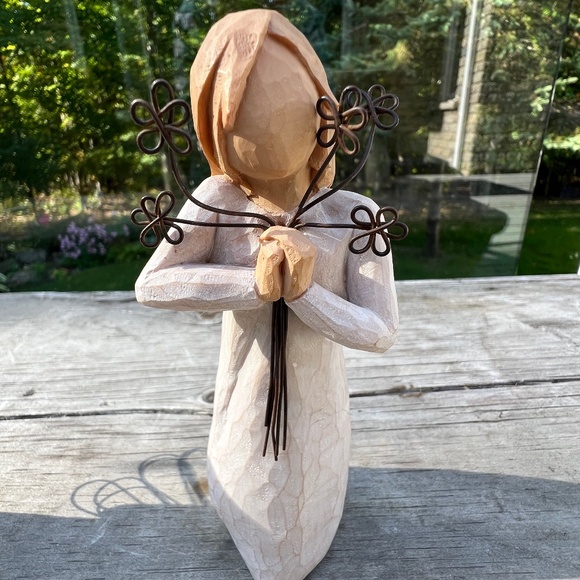 Willow Tree's 'Friendship' - Picture 1 of 5